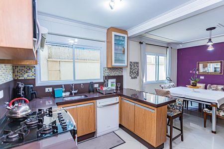 Casa à venda com 135m², 3 quartos e 4 vagasCopa e cozinha