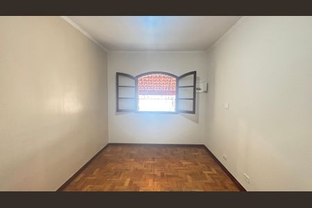 Casa à venda com 177m², 4 quartos e 2 vagasQuarto 1