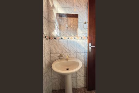 Casa à venda com 177m², 4 quartos e 2 vagasBanheiro de Serviço