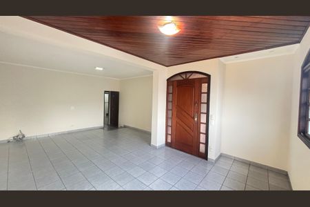 Casa à venda com 177m², 4 quartos e 2 vagasSala 