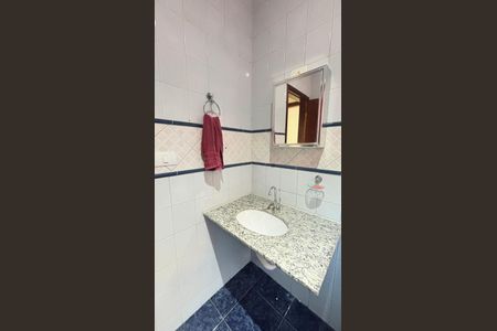 Casa à venda com 177m², 4 quartos e 2 vagasBanheiro Social