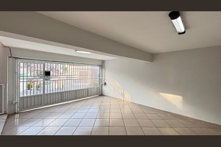 Casa à venda com 177m², 4 quartos e 2 vagasGaragem