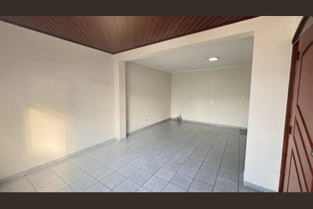 Casa à venda com 177m², 4 quartos e 2 vagasSala 