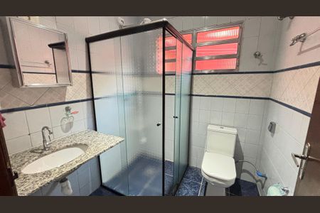 Casa à venda com 177m², 4 quartos e 2 vagasBanheiro Social