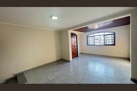 Casa à venda com 177m², 4 quartos e 2 vagasSala 