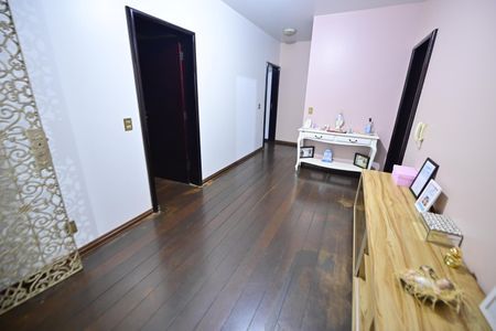 Casa para alugar com 400m², 5 quartos e 4 vagasHall