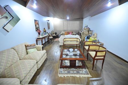 Casa para alugar com 400m², 5 quartos e 4 vagasSala