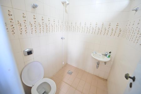 Casa para alugar com 400m², 5 quartos e 4 vagasLavabo