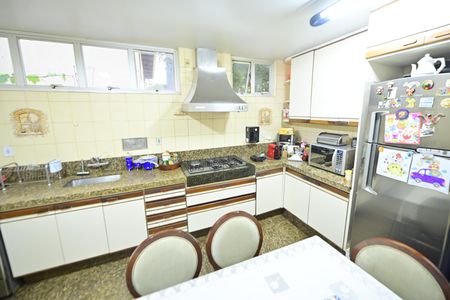 Casa para alugar com 400m², 5 quartos e 4 vagasCozinha