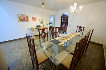 Casa para alugar com 400m², 5 quartos e 4 vagasSala