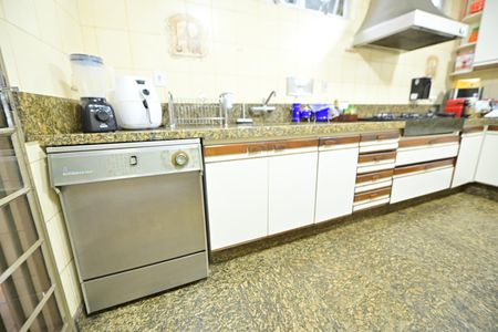 Casa para alugar com 400m², 5 quartos e 4 vagasCozinha