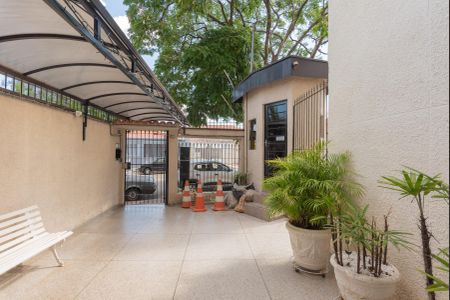 Apartamento à venda com 70m², 2 quartos e 1 vagaFachada e portaria