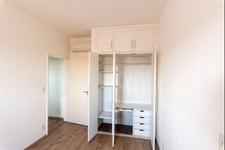Apartamento à venda com 70m², 2 quartos e 1 vagaQuarto 2 - Armários