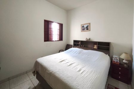 Casa à venda com 260m², 2 quartos e 4 vagasQuarto 2