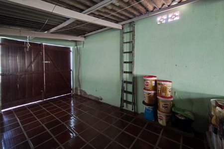 Casa à venda com 260m², 2 quartos e 4 vagasQuintal - Garagem