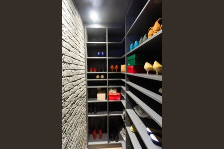 Apartamento para alugar com 90m², 2 quartos e 1 vaga Apartamento para alugar com 90m², 2 quartos e 1 vagaCloset