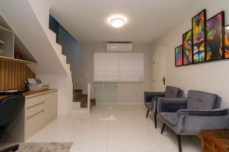 Casa à venda com 100m², 2 quartos e 4 vagasEscritório