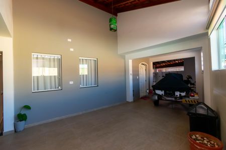 Casa à venda com 100m², 2 quartos e 4 vagasGaragem