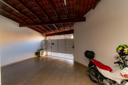 Casa à venda com 100m², 2 quartos e 4 vagasGaragem