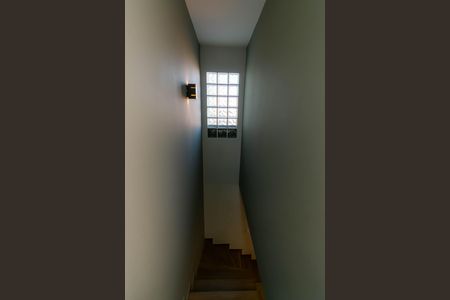 Casa à venda com 100m², 2 quartos e 4 vagasEscada