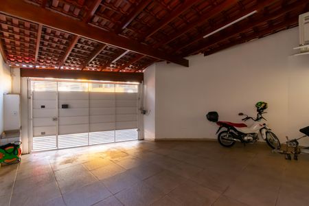 Casa à venda com 100m², 2 quartos e 4 vagasGaragem