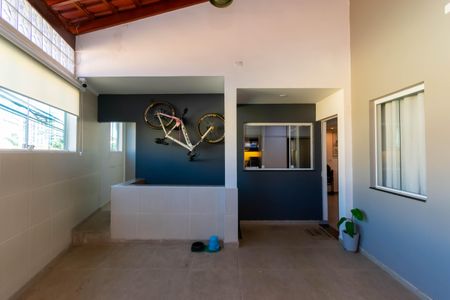 Casa à venda com 100m², 2 quartos e 4 vagasGaragem