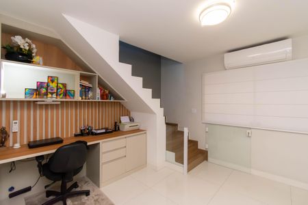 Casa à venda com 100m², 2 quartos e 4 vagasEscritório