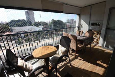 Apartamento à venda com 108m², 3 quartos e 2 vagasSacada da Sala