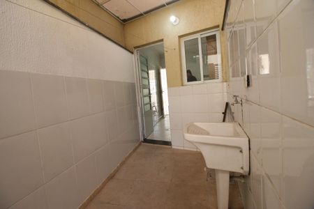 Casa à venda com 59m², 2 quartos e 1 vagaÁrea de Serviço