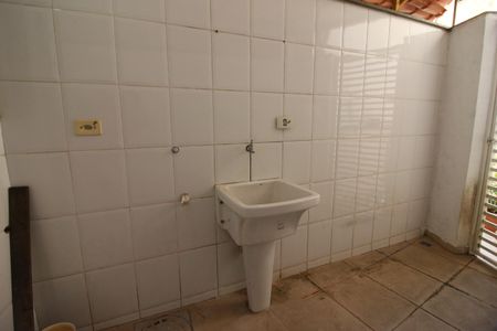 Casa à venda com 59m², 2 quartos e 1 vagaÁrea de Serviço