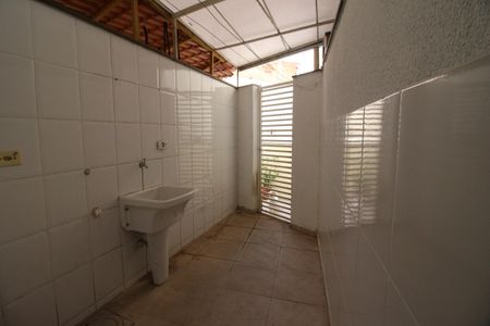 Casa à venda com 59m², 2 quartos e 1 vagaÁrea de Serviço