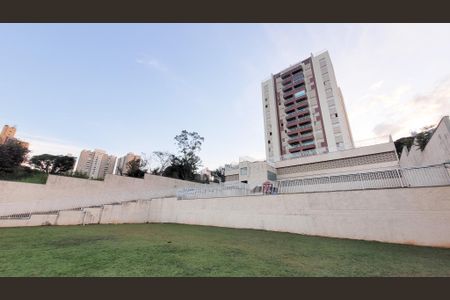 Apartamento à venda com 130m², 4 quartos e 3 vagasÁrea Comum - Campinho de futebol