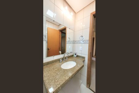 Apartamento à venda com 130m², 4 quartos e 3 vagasBanheiro Social