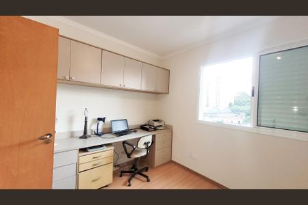 Apartamento à venda com 130m², 4 quartos e 3 vagasQuarto 2