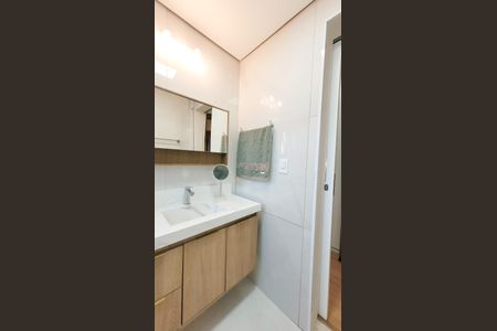 Apartamento à venda com 130m², 4 quartos e 3 vagasBanheiro da Suite 1