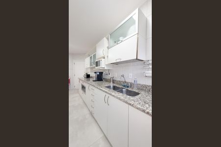 Apartamento à venda com 130m², 4 quartos e 3 vagasCozinha