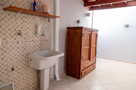 Casa de condomínio para alugar com 186m², 3 quartos e 2 vagas Casa de condomínio para alugar com 186m², 3 quartos e 2 vagasÁrea de Serviço