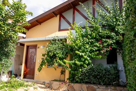 Casa de condomínio para alugar com 186m², 3 quartos e 2 vagas Casa de condomínio para alugar com 186m², 3 quartos e 2 vagasFachada