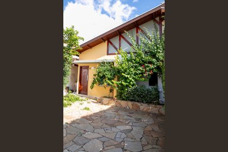 Casa de condomínio para alugar com 186m², 3 quartos e 2 vagas Casa de condomínio para alugar com 186m², 3 quartos e 2 vagasFachada