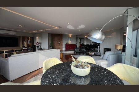 Apartamento à venda com 280m², 4 quartos e 4 vagasSala