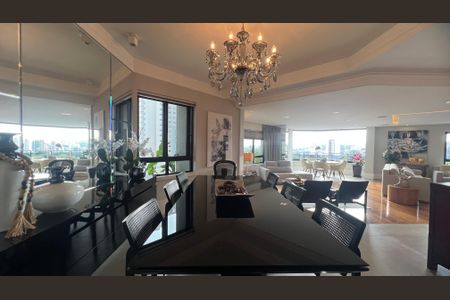 Apartamento à venda com 280m², 4 quartos e 4 vagasSala de Jantar