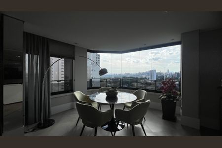 Apartamento à venda com 280m², 4 quartos e 4 vagasSala