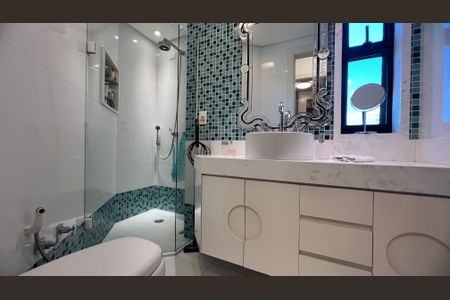 Apartamento à venda com 280m², 4 quartos e 4 vagasBanheiro da Suíte 1