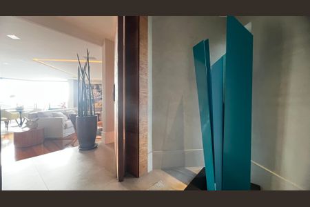 Apartamento à venda com 280m², 4 quartos e 4 vagasEntrada