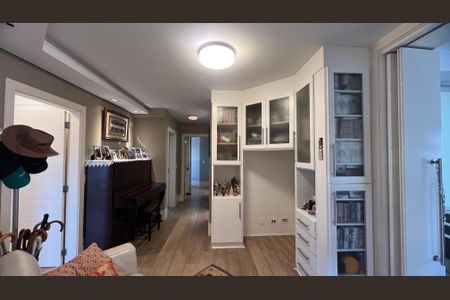 Apartamento à venda com 280m², 4 quartos e 4 vagasCorredor