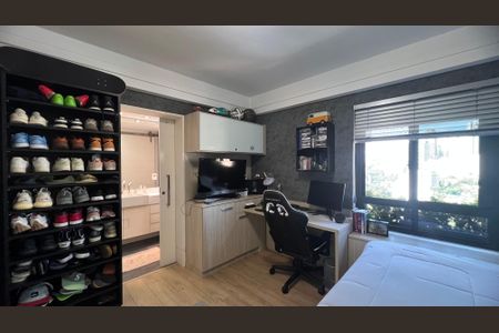 Apartamento à venda com 280m², 4 quartos e 4 vagasSuite 2