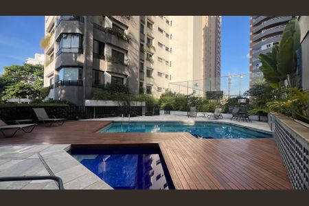Apartamento à venda com 280m², 4 quartos e 4 vagasÁrea comum - Piscina