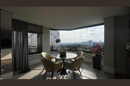 Apartamento à venda com 280m², 4 quartos e 4 vagasSala
