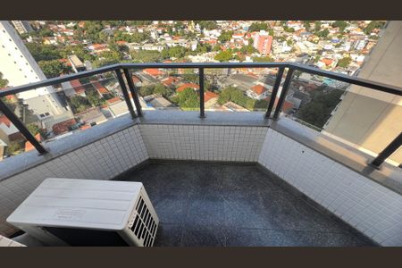 Apartamento à venda com 280m², 4 quartos e 4 vagasSacada da suite 3
