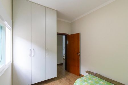 Casa de condomínio à venda com 300m², 4 quartos e 6 vagasQuarto 3